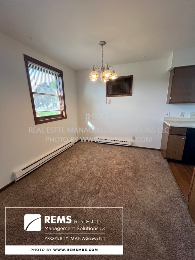 Photo - 155 W Adams St Unidad 1