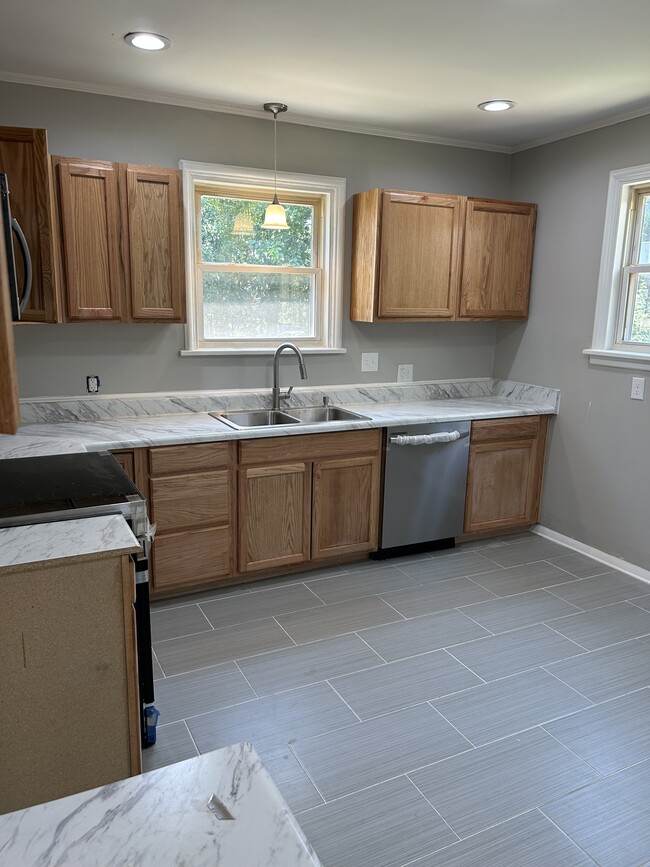 Photo - 1008 E Belt Blvd