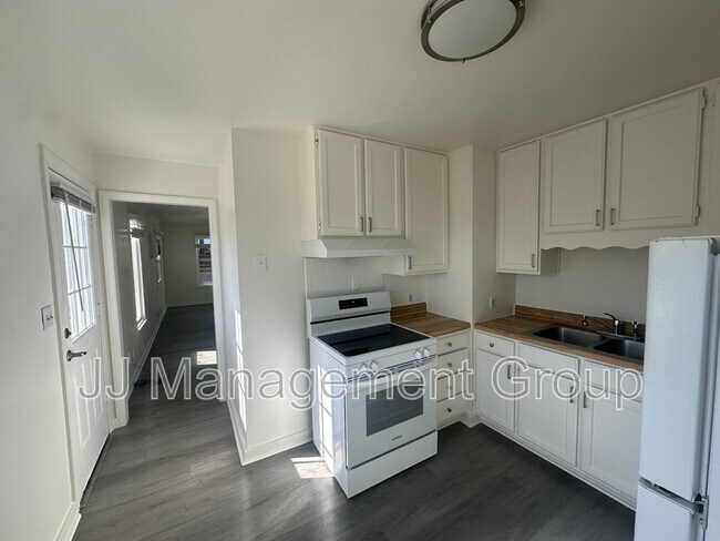 Photo - 1225 2nd St Unidad Webster Apartments