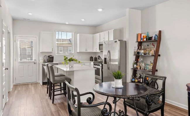 Photo - 2709 Fordham St