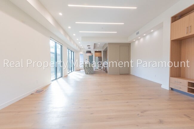 Photo - 1542 N Hoover St Unidad 1542