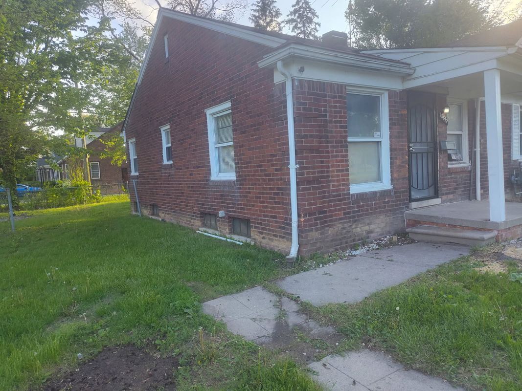 Photo - 18842 Moross Rd Apartment