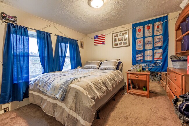 Photo - 1004 College Ave