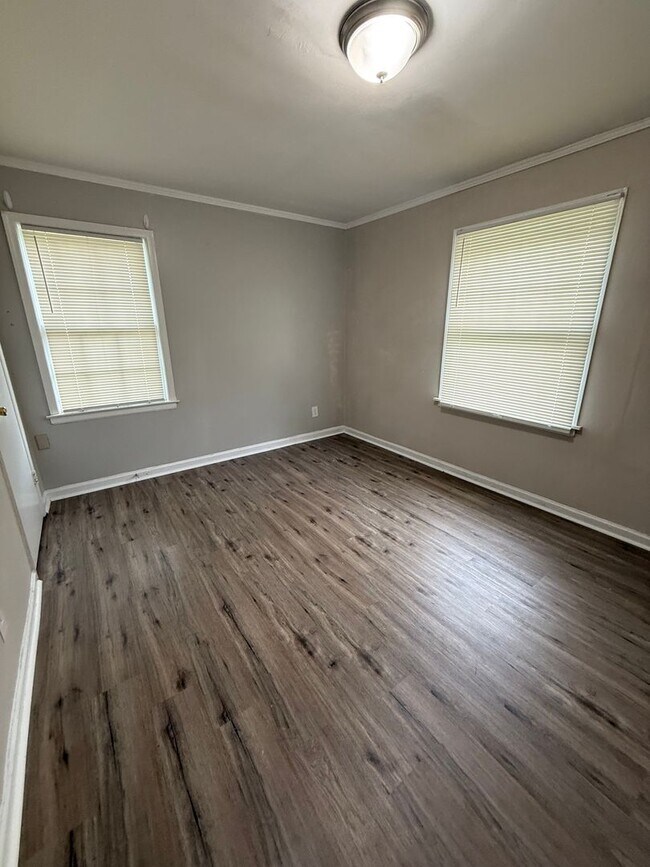 Photo - Charming 4 bedroom 2 bath home in Oakhaven