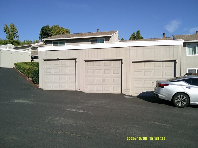 Photo - 749 Beelard Dr
