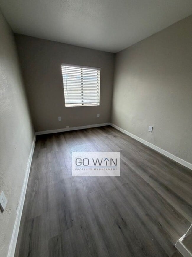 Photo - 1537 W Pierce St Unit 2