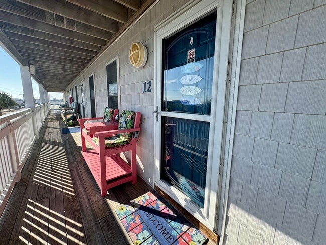 Photo - 305 N Topsail Dr