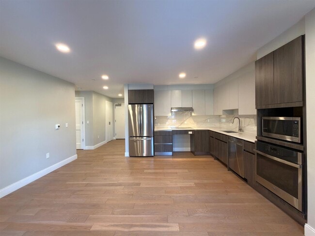 Photo - 15 Central St Unit 1