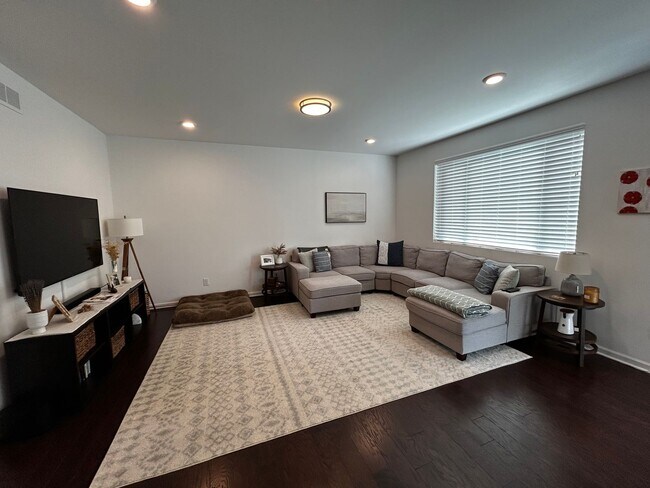 Photo - Beautiful 3 Bedroom Home for Rent