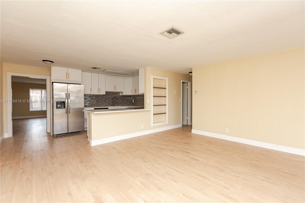 Photo - 6617 Simms St (Hollywood, FL)