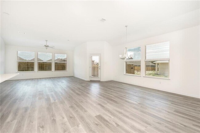 Photo - 220 Tanda Ln