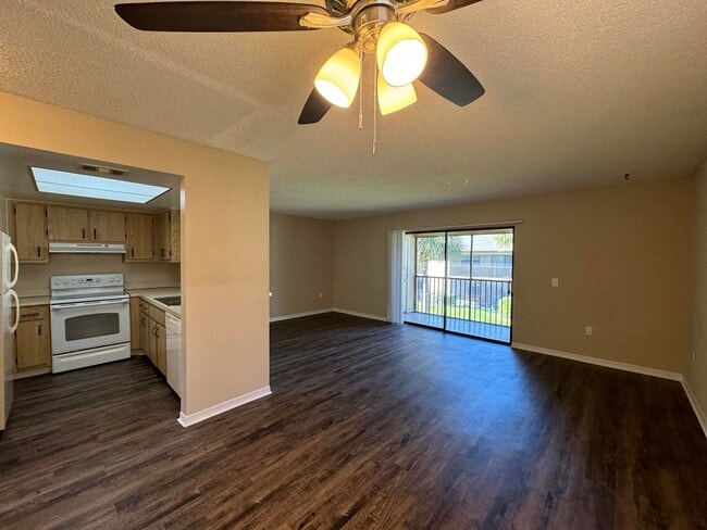 1058 Mollie Ln