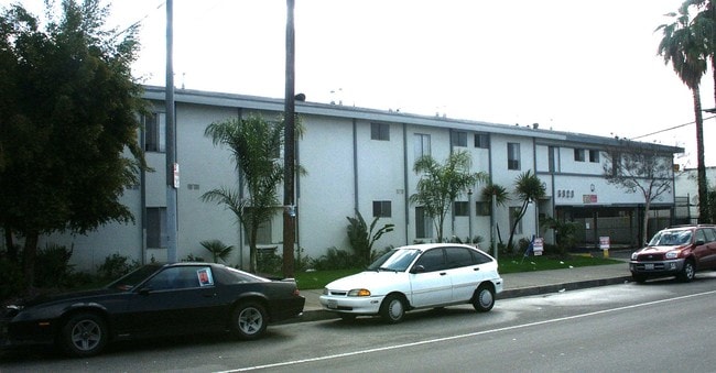 Laurel Cyn 6820