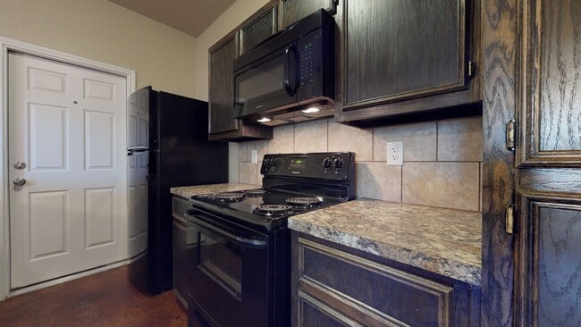Photo - Amazing Duplex in Harker Heights with stained concrete flooring!
