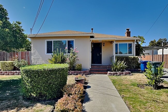 Building Photo - 930 Dolores Ave Unit #1