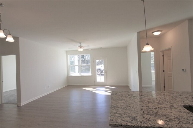 Photo - BEAUTIFUL 3BD 2.5 BTH Apartment home RAINTREE - Ballantyne Commons Pkwy - MOVE IN SPECIAL