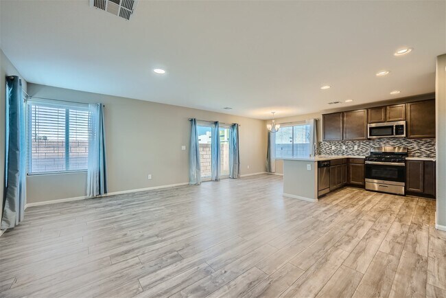 Photo - 3605 Zug Bug St