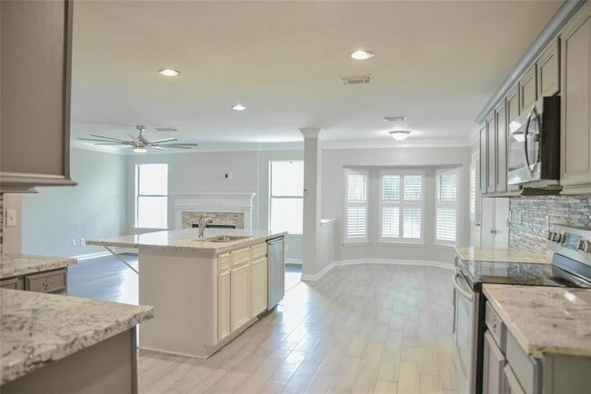 Photo - 6626 Crystal Point Dr