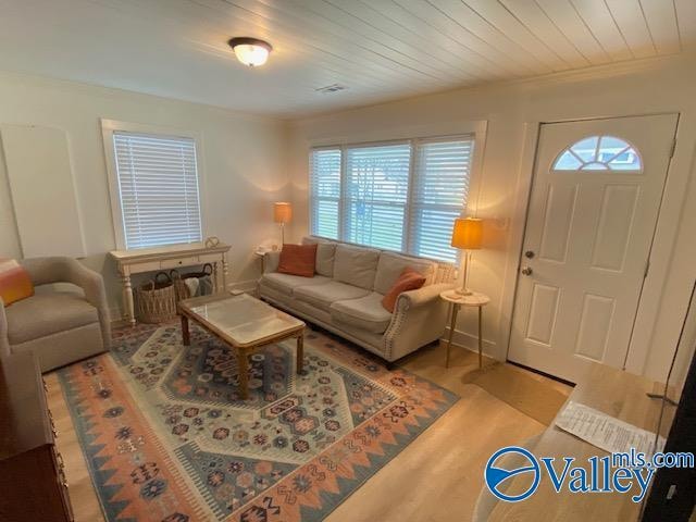 Photo - 1236 Oshaughnessy Ave NE