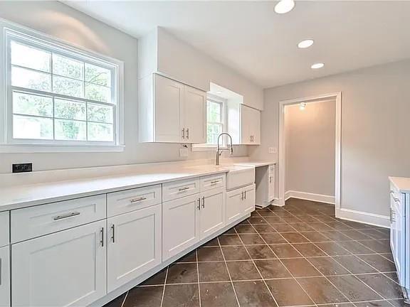 410 Collier Rd NW