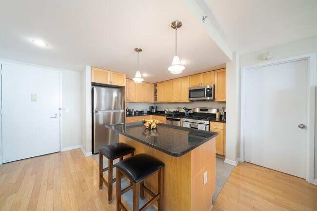 Photo - 700 Grove St Unit 11R