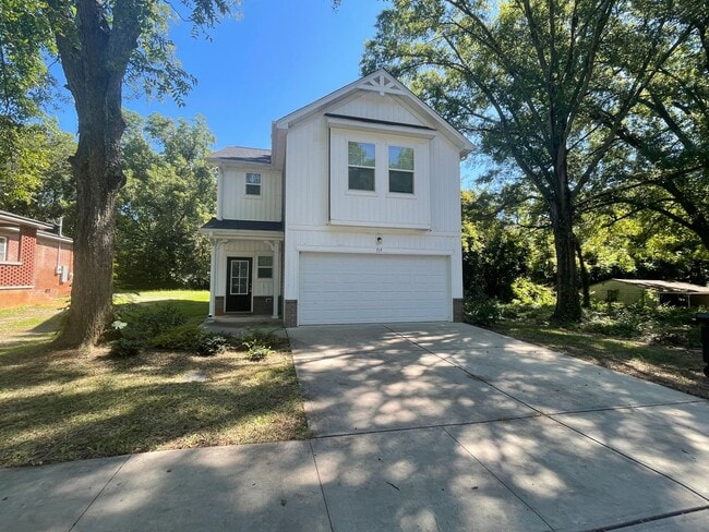 Building Photo - Welcome to this stunning 3-bedroom, 2.5-ba... Rental