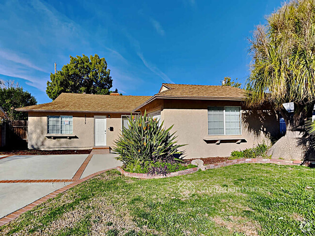 Building Photo - 8039 Lasaine Ave Rental