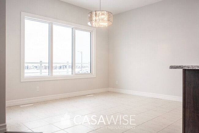 Photo - 8173-222A 222A St NW