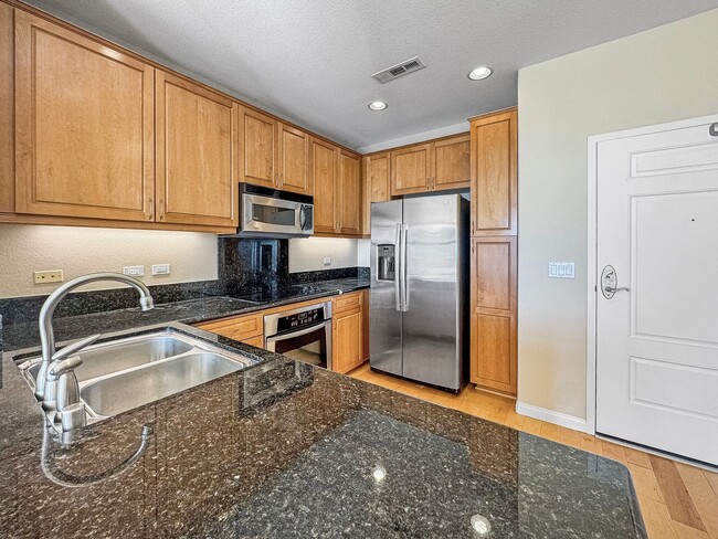 Beautiful 1B/1BA Condo in Carmel Valley! - Beautiful 1B/1BA Condo in Carmel Valley! Unit 431