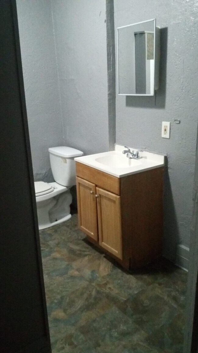Photo - 167 Chittenden St Unidad 2