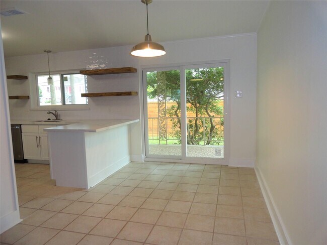 Photo - 2528 Avenue K