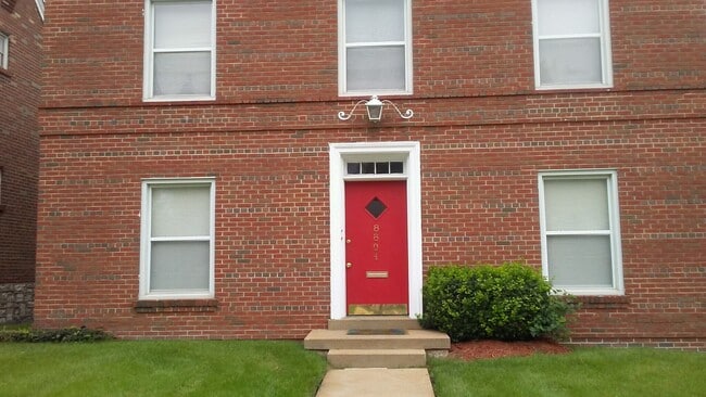 Building Photo - 8804 Riverview Blvd Unit AptA