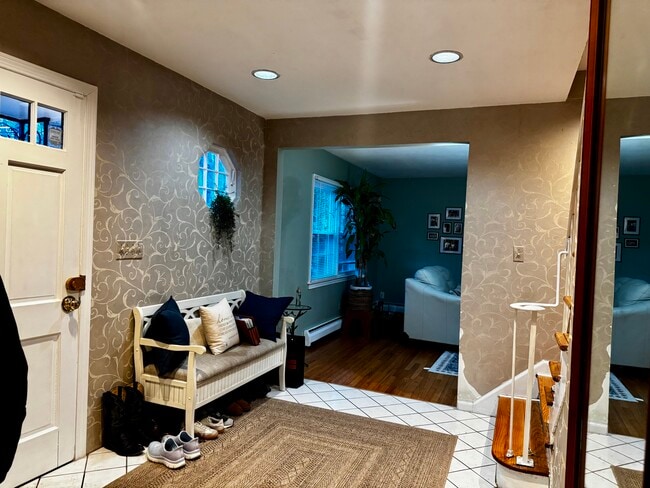 Photo - 6 Redcoat Ln