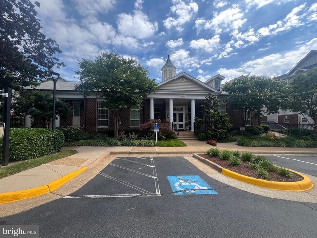Building Photo - 1550 Spring Gate Dr. Unit 8302