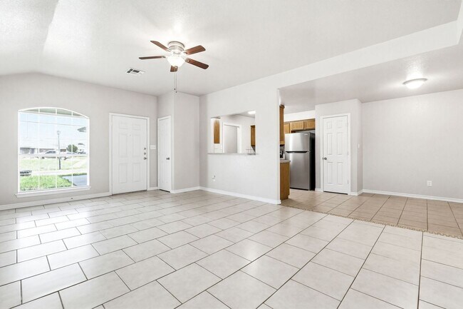 Photo - 3605 Westwood Dr Unit B
