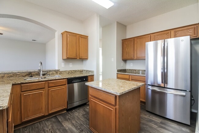 505 Summertree Ln