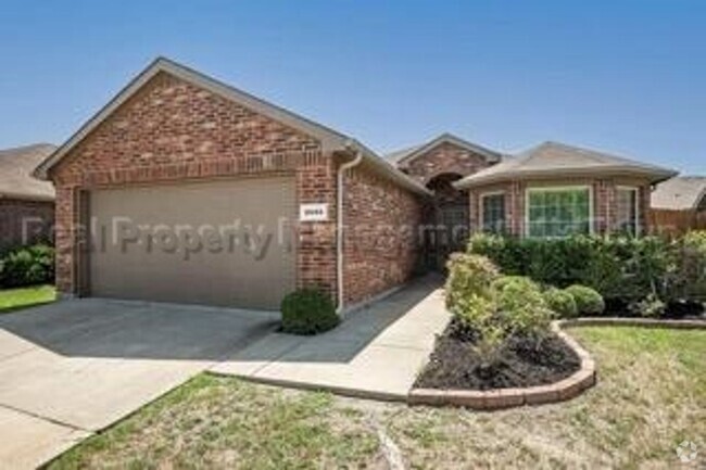 Building Photo - Charming Newer Home Master-planned communi...