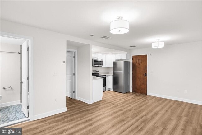 Photo - 380 Broadview Ave Unit APT 3