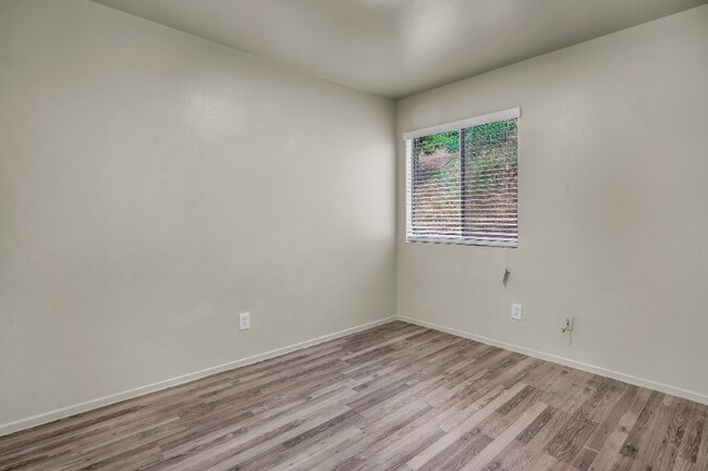 Photo - 5243 Huntington Dr Unidad 5