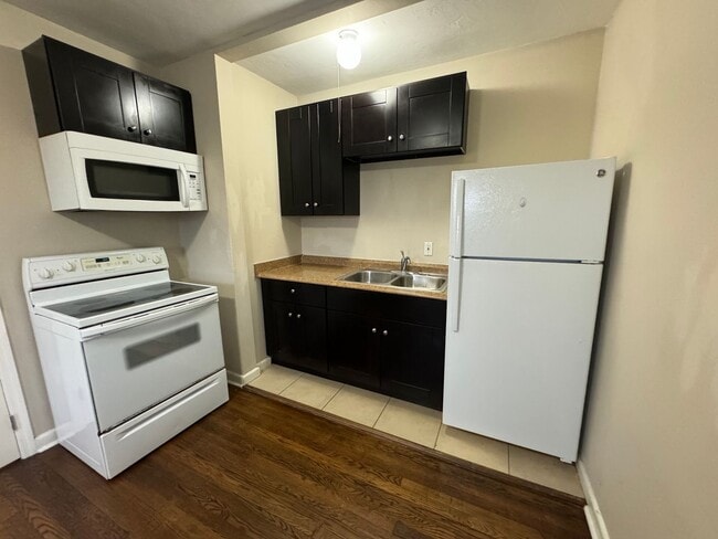 Photo - 1BR Apartment for Rent – Walk to Downtown Lake Worth, Beach & Golf