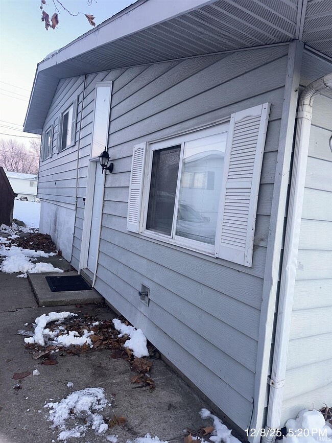 Photo - 2026 Shaw Ave