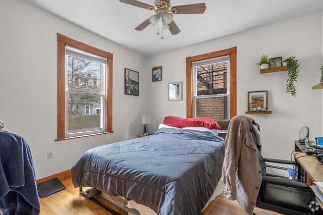 Building Photo - 11 Magazine St Unit #1 Rental