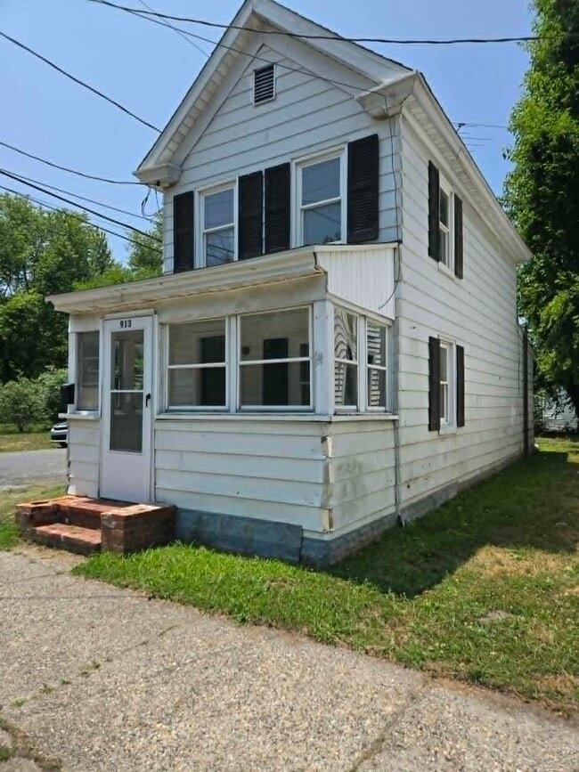 Photo - 913 Pine St