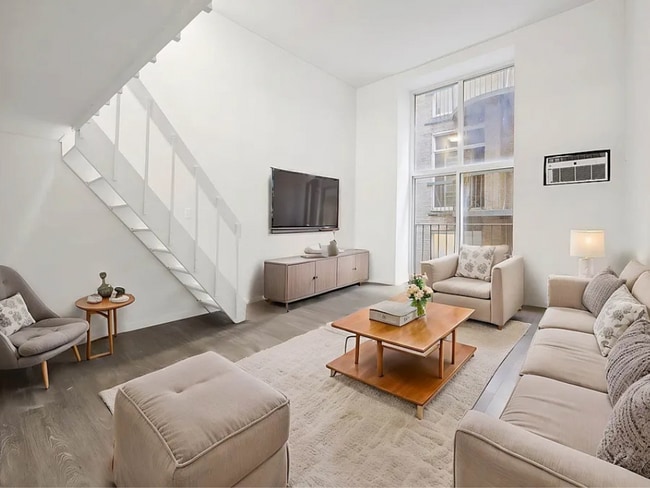 Building Photo - Modern & Convenient Apartment Near UNT – Prime Denton Location