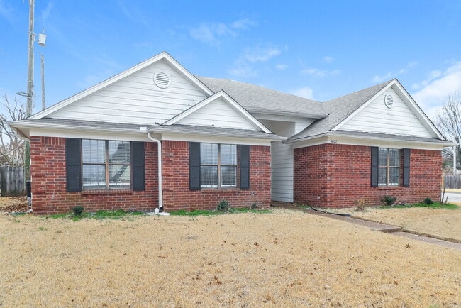 Photo - 8607 Sunnyvale St N