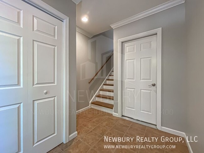 Photo - 135 Banksville Pl