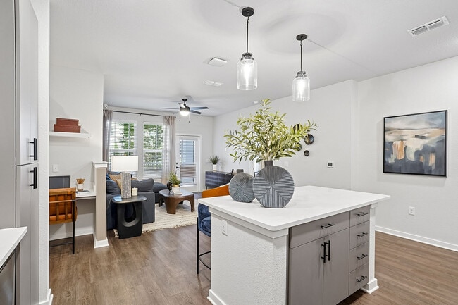 16-web-or-mls-4555 Grv Spgs Cir-Unit 107-S1605-016