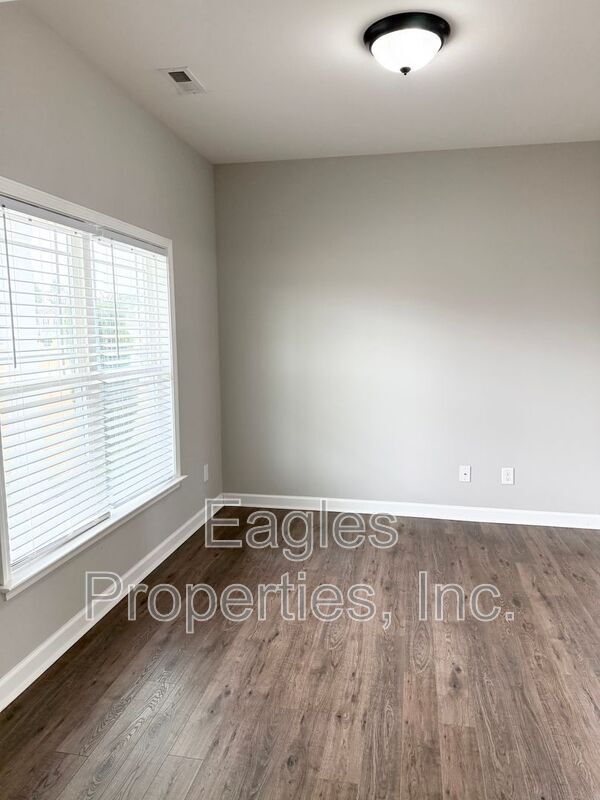 Photo - 209 Weeping Willow Dr