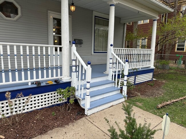 Front Porch - 3113 Garfield Ave