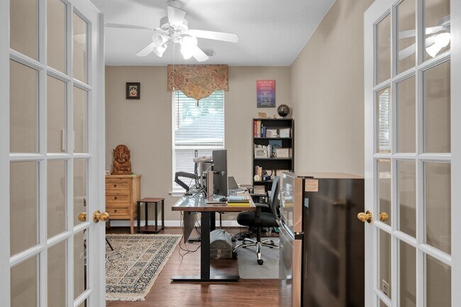 Photo - 178 Queenscliff Ct House